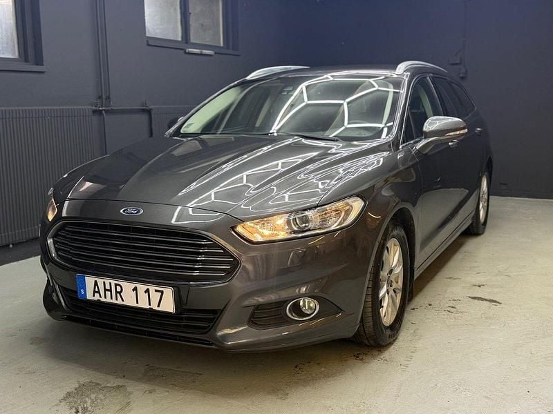 Grå Begagnad 2015 Ford Mondeo Trend Kombi | 99 900 kr (Bra pris) - Bild 1/4