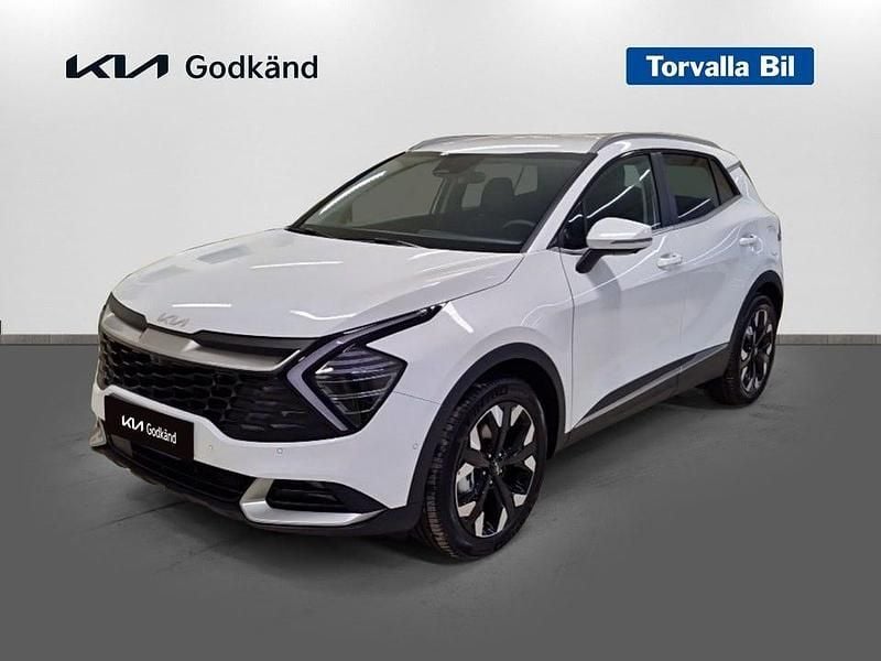Deluxe white Begagnad 2025 Kia Sportage Advance SUV | 419 900 kr (Bra pris) - Bild 1/3