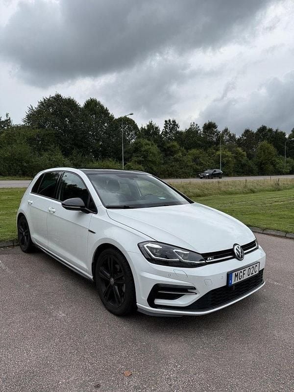 Vit Begagnad 2019 VW Golf VII GT Halvkombi | 189 000 kr (Marknadspris) - Bild 1/4