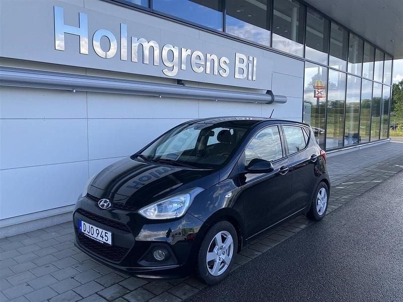 Svart Begagnad 2014 Hyundai i10 Halvkombi | 79 900 kr (Marknadspris) - Bild 1/3