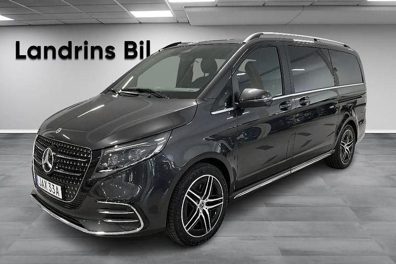 Mörkgrå Begagnad 2024 Mercedes V300 AMG line Minibuss | 939 900 kr - Bild 1/4