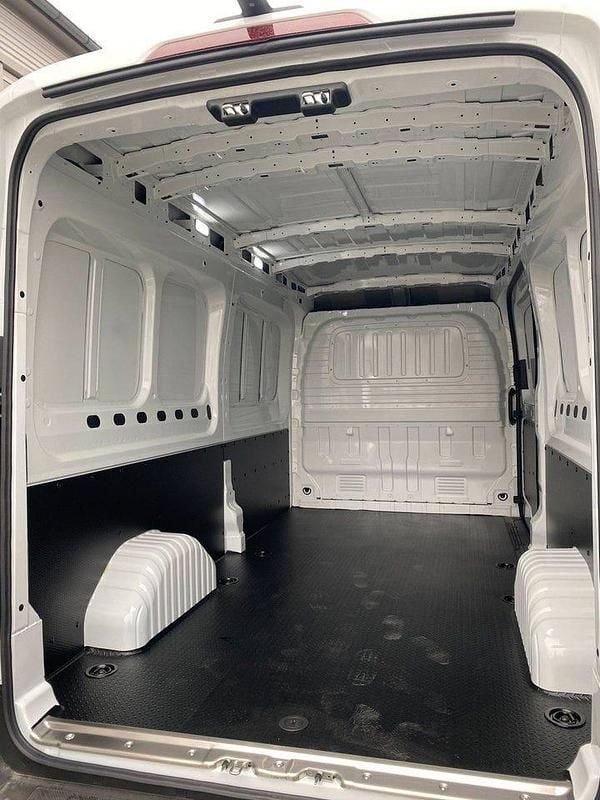 Begagnad Maxus V90 150 HK (110 kW) 2024 Vit Van