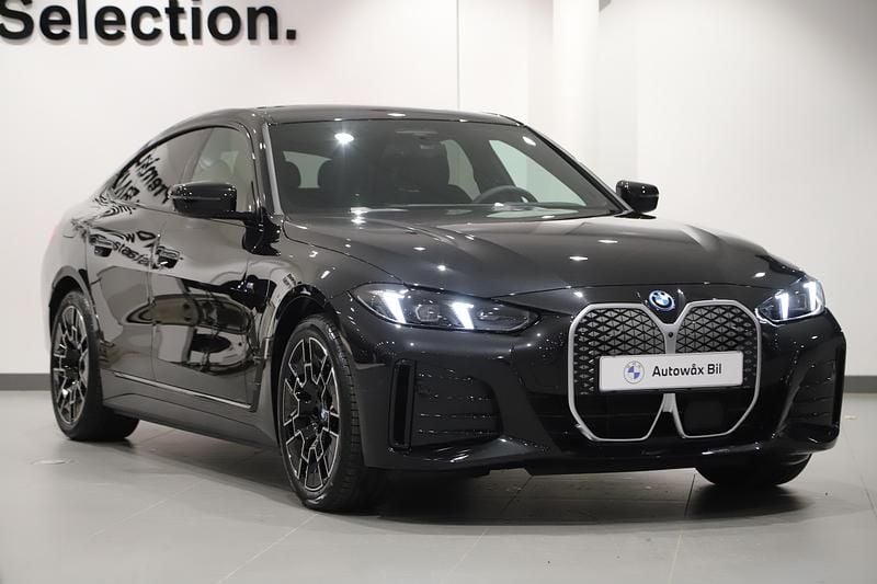 Svart Ny 2026 BMW i4 M Sport Sedan | 685 000 kr (Bra pris) - Bild 1/3