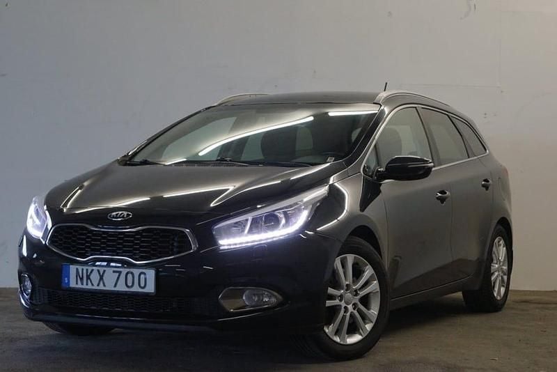 Svart Begagnad 2014 Kia Ceed Comfort Halvkombi | 62 900 kr (Marknadspris) - Bild 1/4