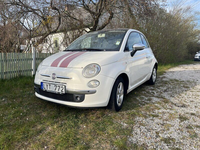 Vit Begagnad 2012 Fiat 500 Lounge Halvkombi | 35 000 kr (Bra pris) - Bild 1/4