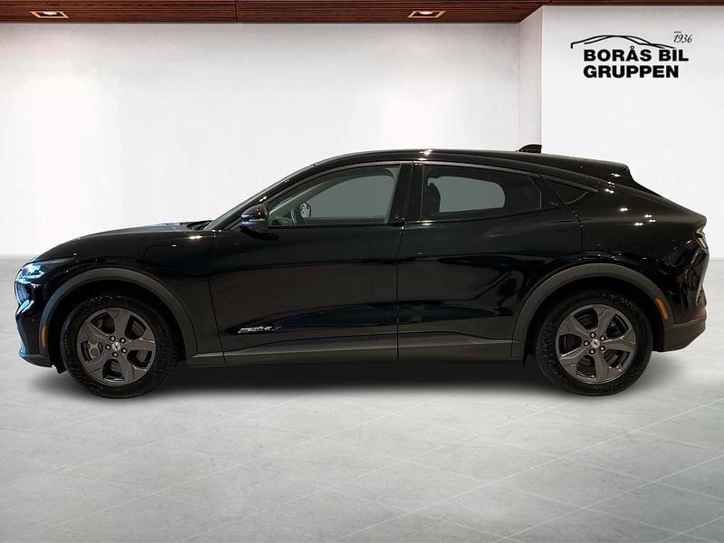 Begagnad Ford Mustang Mach-E 219 kW (298 HK) 2021 Svart SUV