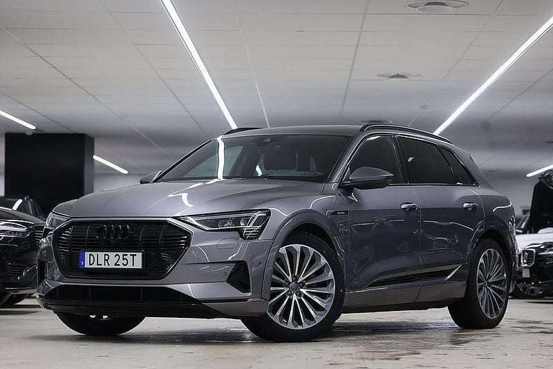 Begagnad Audi e-tron S-Line 300 kW (408 HK) 2020 Grå SUV