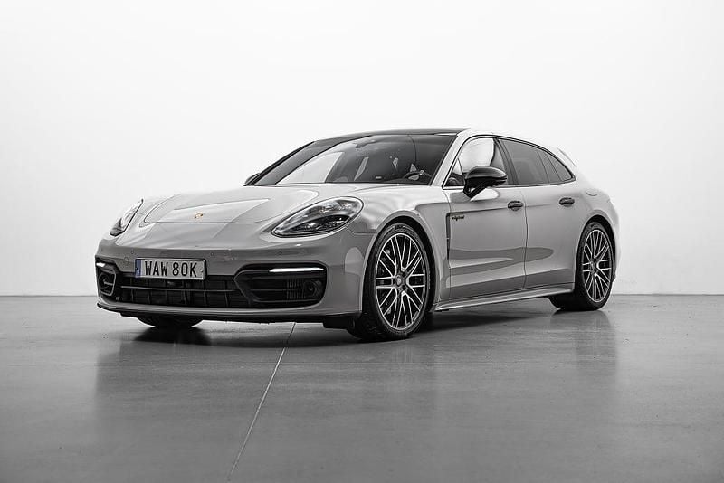 Grå Begagnad 2021 Porsche Panamera Sport Turismo Kombi | 759 000 kr (Bra pris) - Bild 1/4