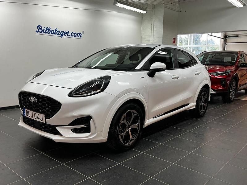 Vit Begagnad 2024 Ford Puma ST-Line SUV | 289 900 kr (Bra pris) - Bild 1/4