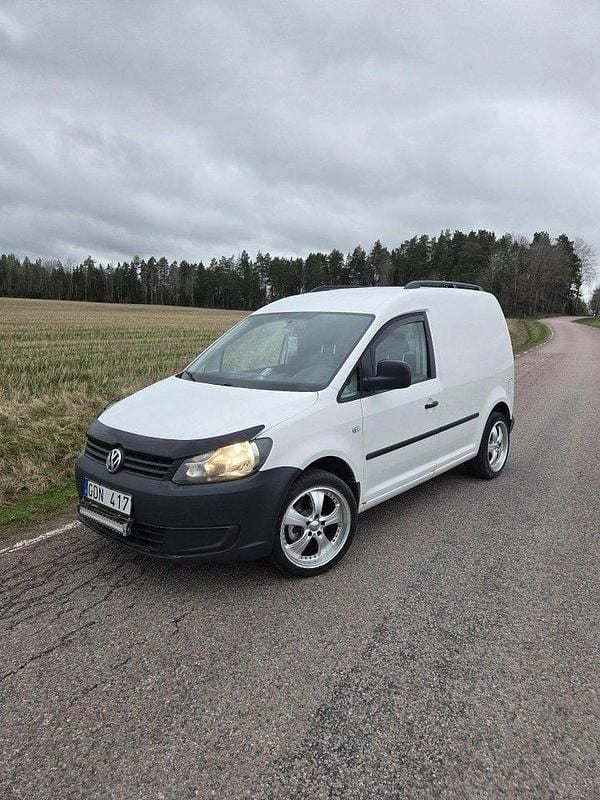 Vit Begagnad 2012 VW Caddy Minibuss | 55 000 kr (Marknadspris) - Bild 1/4