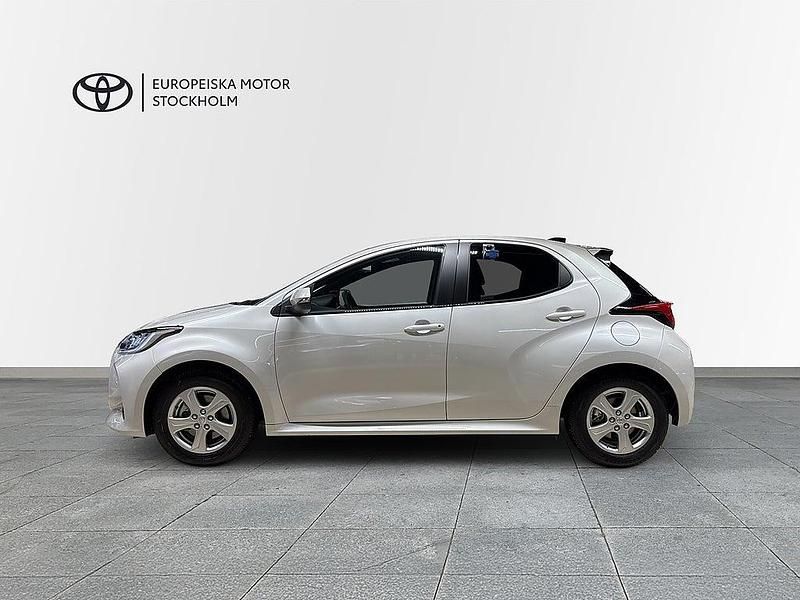 Begagnad Toyota Yaris 2025 Vit Halvkombi