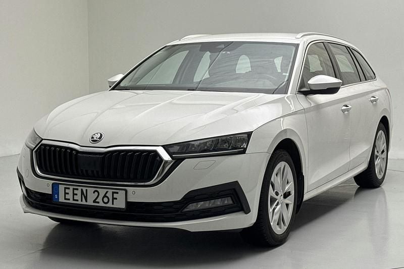 Vit Begagnad 2021 Skoda Octavia Kombi | 189 000 kr (Bra pris) - Bild 1/4