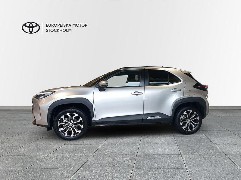 Begagnad Toyota Yaris Hybrid Active 117 HK (86 kW) 2025 Silver