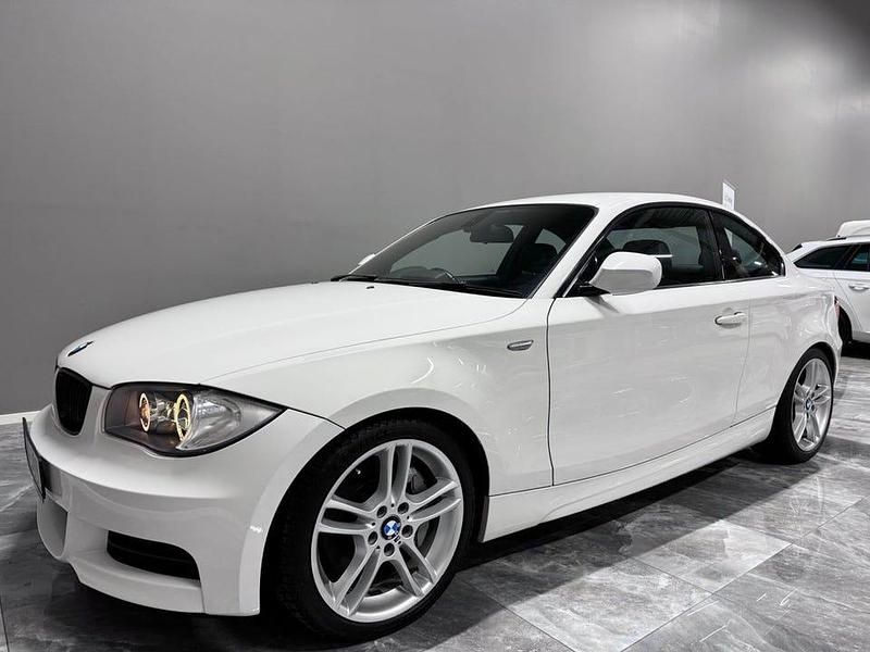 Begagnad BMW 135 M Sport 306 HK (225 kW) 2011 Vit Halvkombi