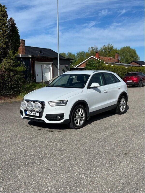Vit Begagnad 2012 Audi Q3 SUV | 139 000 kr (Marknadspris) - Bild 1/4