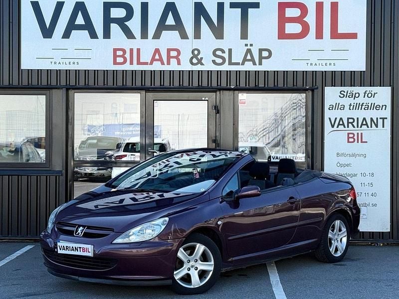Mörkröd Begagnad 2003 Peugeot 307 CC Cab | 29 900 kr (Marknadspris) - Bild 1/4