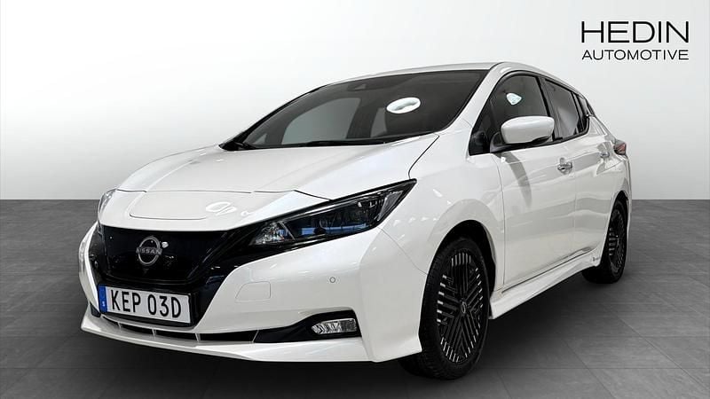 Svart Begagnad 2022 Nissan Leaf N-Connecta Halvkombi | 174 900 kr (Marknadspris) - Bild 1/4