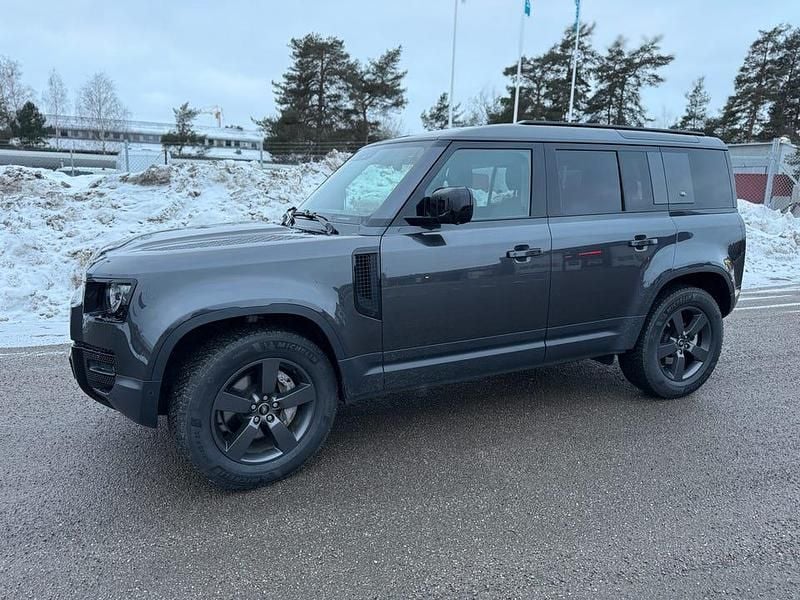 Begagnad Land Rover Defender 300 HK (220 kW) 2023 Carpathian grey metallic SUV