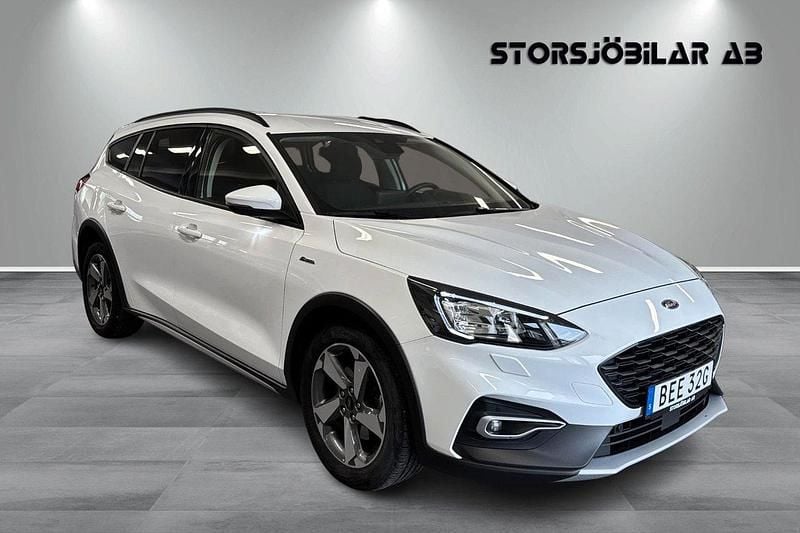 Vit Begagnad 2020 Ford Focus Active Kombi | 209 000 kr (Marknadspris) - Bild 1/4
