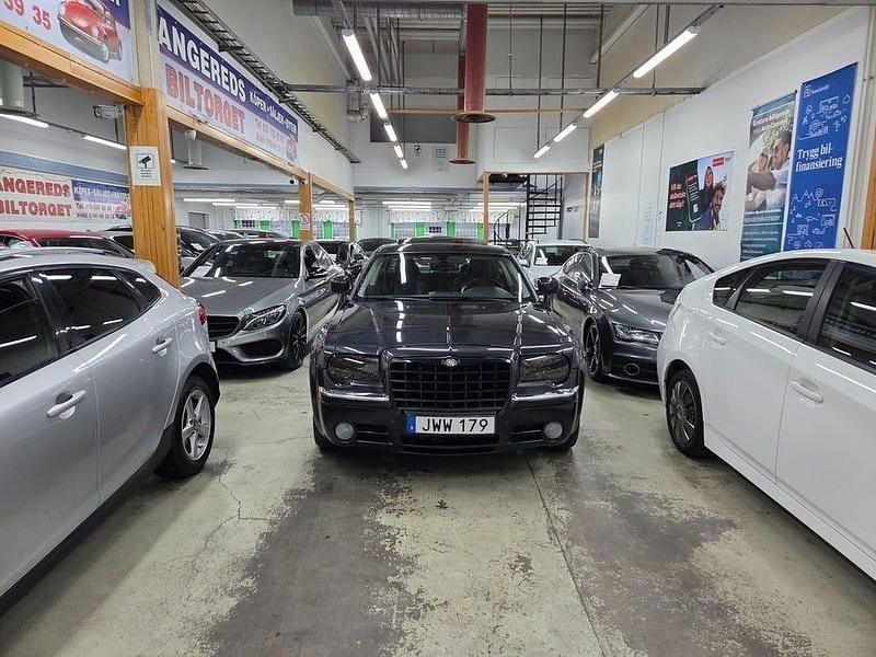 Begagnad Chrysler 300C 218 HK (160 kW) 2010 Mörkgrå Sedan