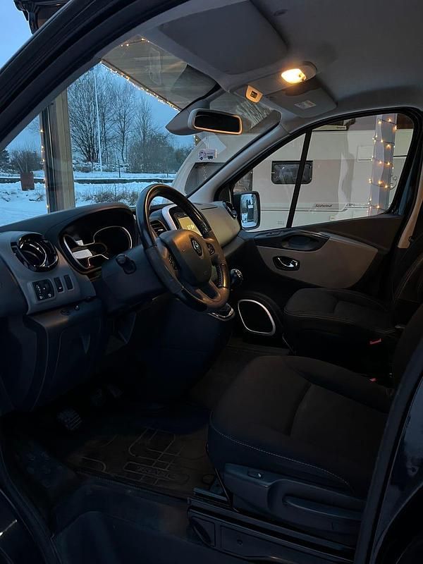 Begagnad Renault Trafic 145 HK (106 kW) 2017 Minibuss