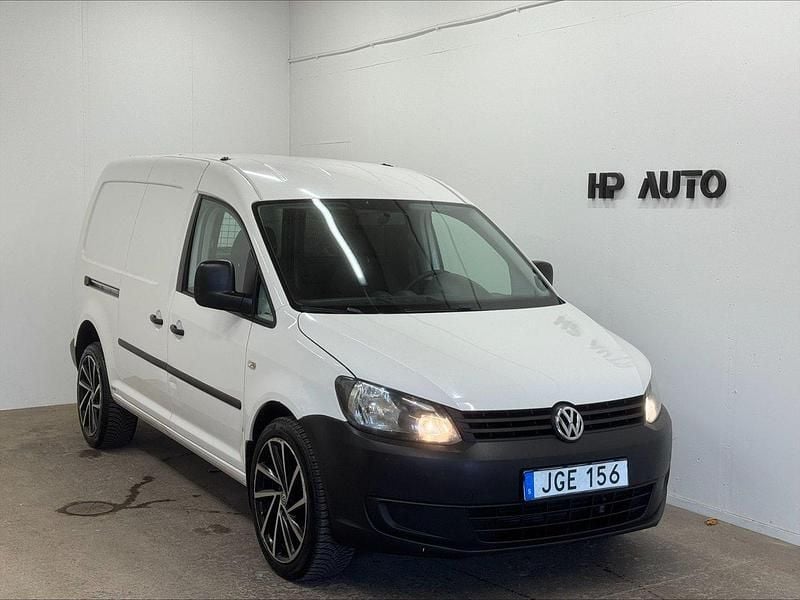Vit Begagnad 2015 VW Caddy Maxi Minibuss | 89 900 kr (Lite dyr) - Bild 1/4