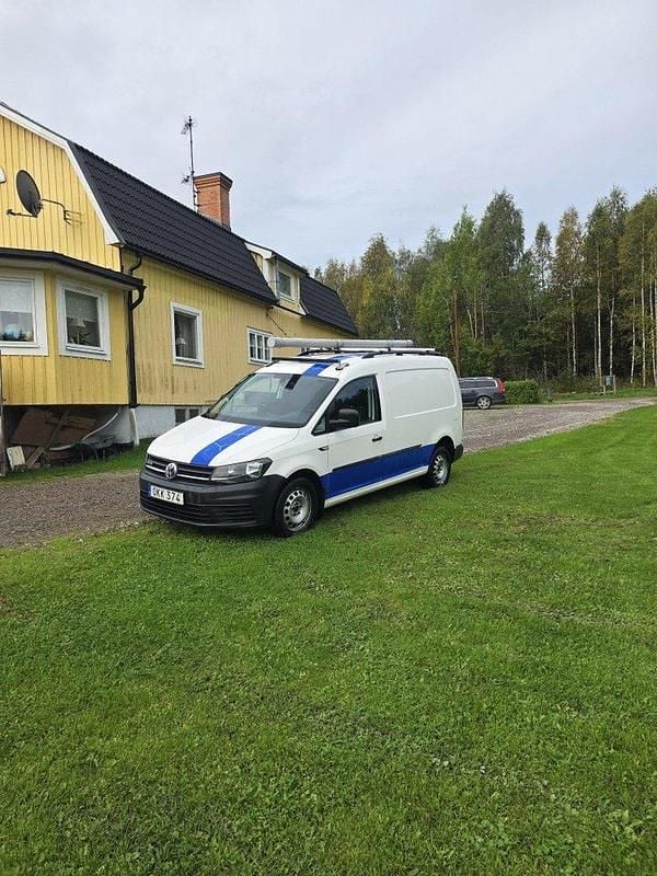 Vit Begagnad 2017 VW Caddy Maxi Minibuss | 138 000 kr (Marknadspris) - Bild 1/4