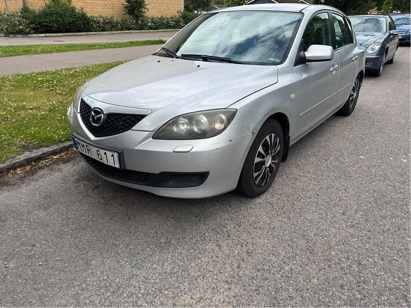 Silver Begagnad 2007 Mazda 3 Inclusive Halvkombi | 21 900 kr (Marknadspris) - Bild 1/4