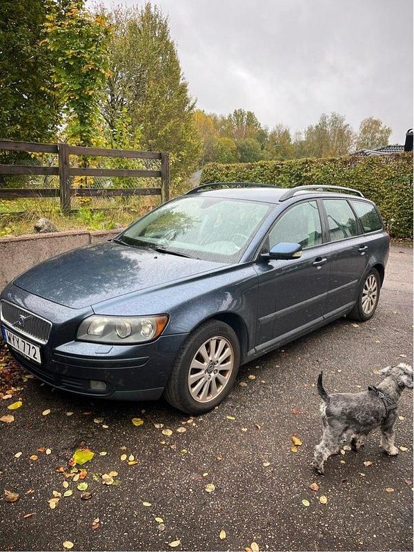 Blå Begagnad 2006 Volvo V50 Kinetic Kombi | 19 500 kr (Marknadspris) - Bild 1/4