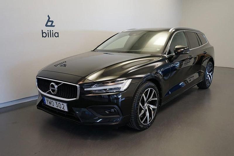 Svart Begagnad 2018 Volvo V60 Momentum Kombi | 269 500 kr (Lite dyr) - Bild 1/3