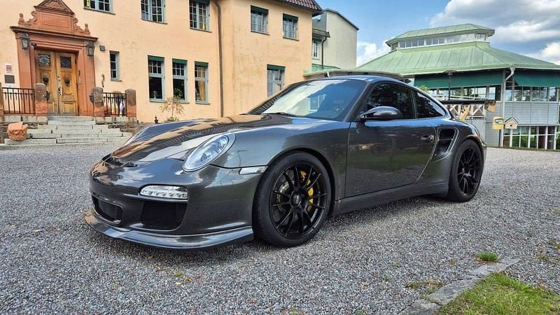 Grå Begagnad 2007 Porsche 997 Turbo Sportkupé | 1 229 000 kr - Bild 1/4