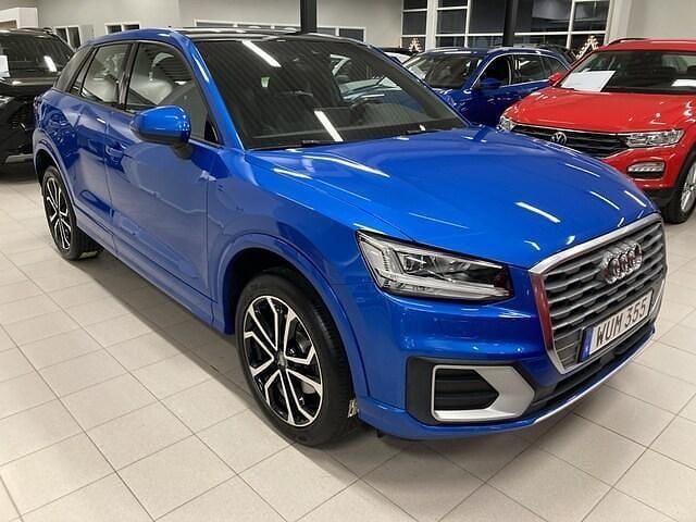 Arablå kristalleffekt Begagnad 2016 Audi Q2 Sport SUV | 194 900 kr (Bra pris) - Bild 1/4