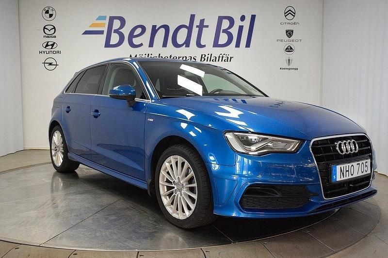 Blå Begagnad 2016 Audi A3 Sportback S-Line Halvkombi | 168 400 kr (Lite dyr) - Bild 1/3