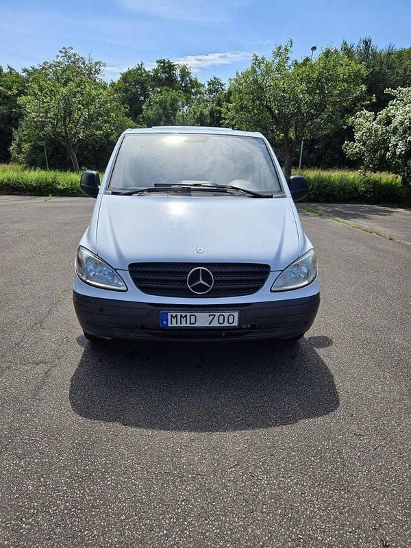 Vit Begagnad 2008 Mercedes Vito Minibuss | 63 000 kr (Lite dyr) - Bild 1/4