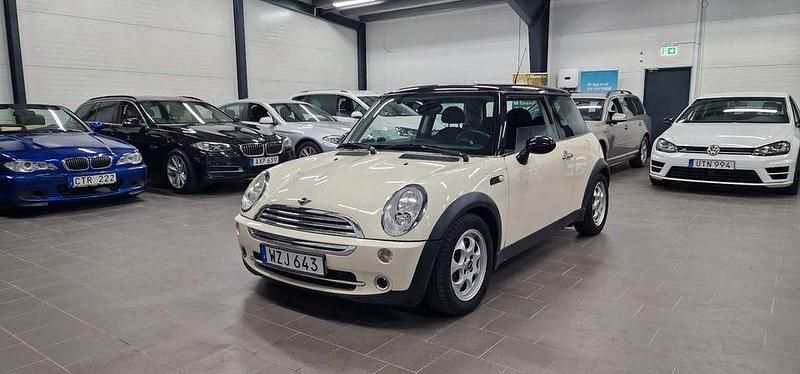 Vit Begagnad 2006 Mini Cooper Pepper Halvkombi | 39 900 kr (Marknadspris) - Bild 1/2