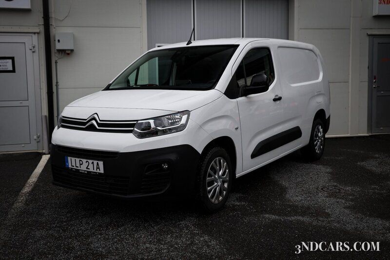 Vit Begagnad 2022 Citroën Berlingo Minibuss | 229 900 kr (Lite dyr) - Bild 1/4