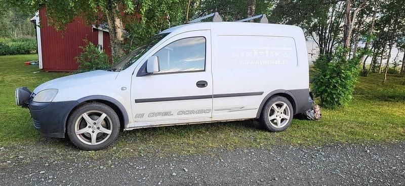 Vit Begagnad 2008 Opel Combo Minibuss | 13 000 kr (Marknadspris) - Bild 1/4