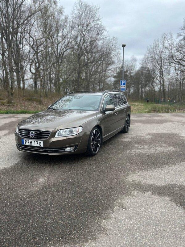 Brun Begagnad 2016 Volvo V70 Momentum Kombi | 125 000 kr (Marknadspris) - Bild 1/4