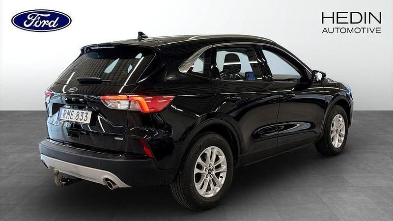 Begagnad Ford Kuga Titanium 224 HK (164 kW) 2023 Svart SUV