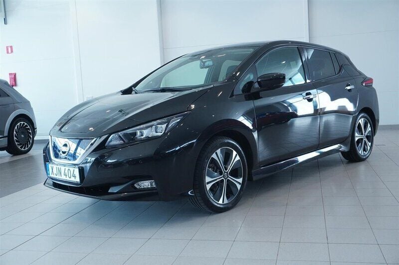 Begagnad Nissan Leaf N-Connecta 110 kW (150 HK) 2022 Okänd Halvkombi