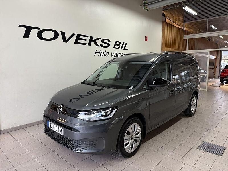 Grå (indiumgrå metallic) Begagnad 2025 VW Caddy Maxi Minibuss | 465 000 kr - Bild 1/4