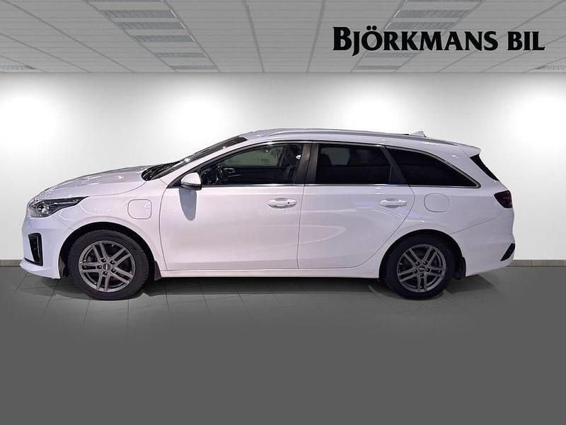 Begagnad Kia Ceed Sportswagon Advance 105 HK (77 kW) 2020 Vit Kombi