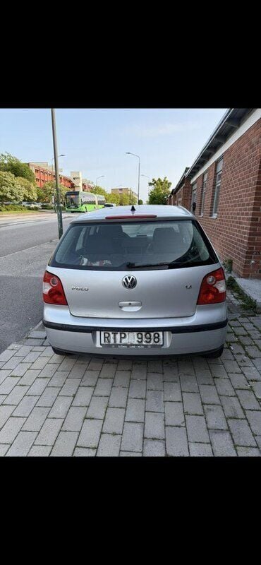 Silver Begagnad 2003 VW Polo Halvkombi | 13 000 kr (Bra pris) - Bild 1/3