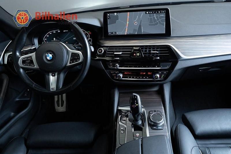 Begagnad BMW 530 M Sport 292 HK (214 kW) 2021 Blå Kombi