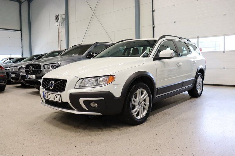 Vit Begagnad 2013 Volvo XC70 Summum SUV | 179 400 kr (Marknadspris) - Bild 1/4