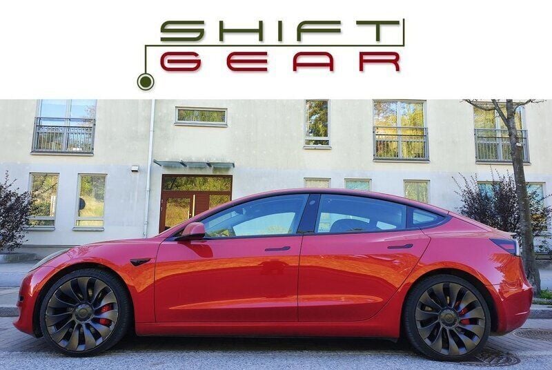 Begagnad 2021 Tesla Model 3 Performance Sedan | 440 000 kr - Bild 1/4