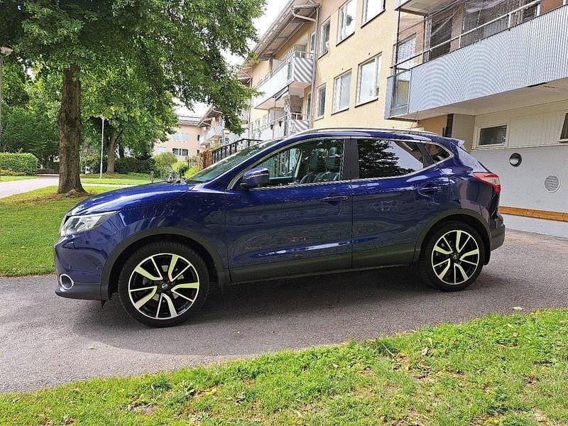 Blå Begagnad 2015 Nissan Qashqai 360º SUV | 115 000 kr (Marknadspris) - Bild 1/4