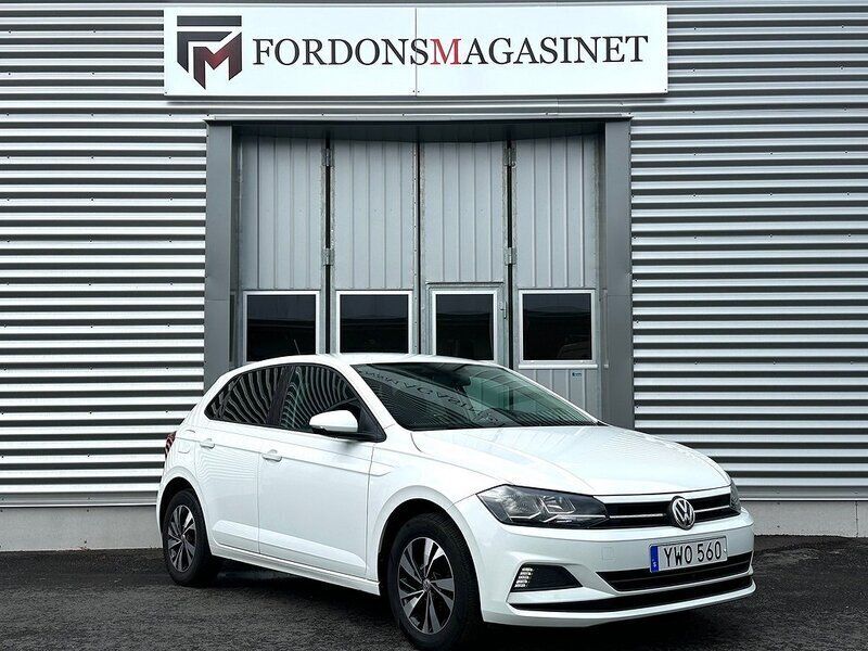 Vit Begagnad 2017 VW Polo Halvkombi | 99 798 kr (Bra pris) - Bild 1/4