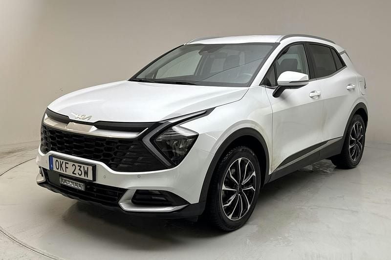 Vit Begagnad 2023 Kia Sportage SUV | 289 000 kr (Superpris) - Bild 1/4