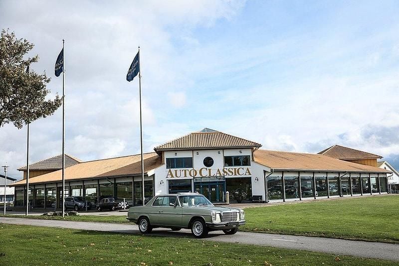 Begagnad Mercedes 280 185 HK (136 kW) 1974 Ljusgrön Sportkupé